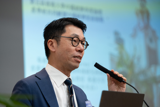 Professor Heiwai TANG, Associate Dean (External Relations) of HKU Business School, Victor and William Fung Professor in Economics & Director of Asia Global Institute, delivers a keynote speech.